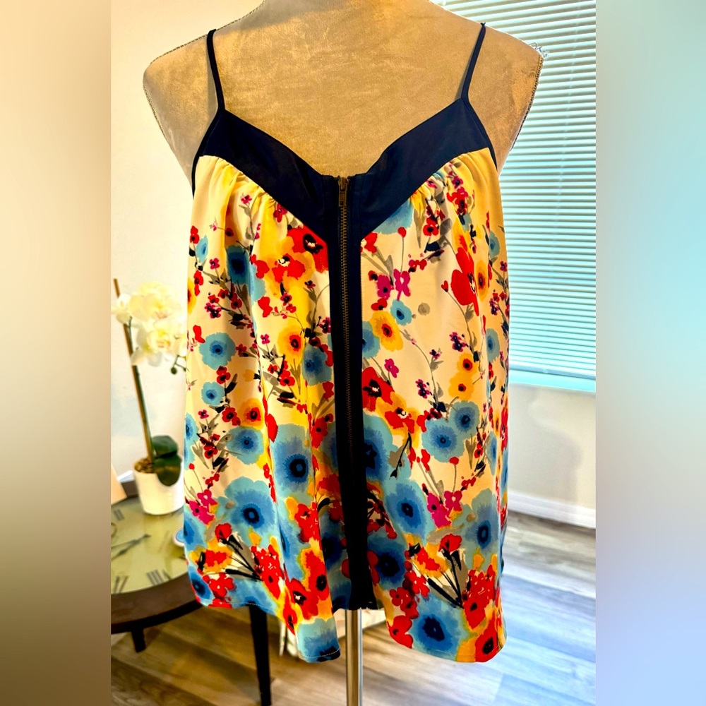 Cute, flowy cami by Lauren Conrad Large